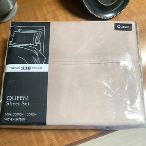 BRAND NEW NWOT QUEEN SHEET SET